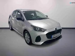 Cinzento Usado 2025 Mazda 2 Center-Line Citadino | € 24.900 (Preço justo)