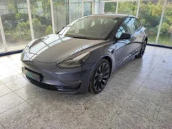 Cinzento Usado 2021 Tesla Model 3 Sedan | € 29.900 (Bom preço)