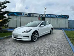 Branco Usado 2019 Tesla Model 3 Sedan | € 19.900 (Preço justo)