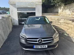 Cinza Usado 2021 Mercedes B180 Style Monovolume | € 26.750
