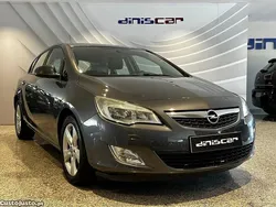 Cinza Usado 2010 Opel Astra Enjoy Citadino | € 8.900 (Preço justo)
