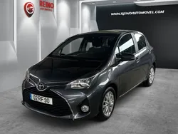 Cinza Usado 2016 Toyota Yaris Active Citadino | € 14.900 (Preço elevado)