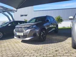 Cinza Usado 2022 Peugeot 2008 Allure SUV | € 22.500 (Preço justo)