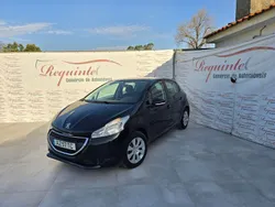 Preto Usado 2015 Peugeot 208 Active Citadino | € 7.990 (Preço justo)