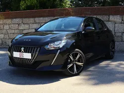 Preto Usado 2021 Peugeot 208 Active Citadino | € 14.400 (Preço justo)