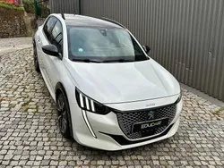 Branco Usado 2020 Peugeot e-208 GT Citadino | € 18.990 (Preço elevado)