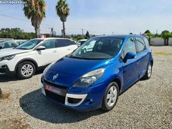 Azul Usado 2010 Renault Scénic III Monovolume | € 4.900