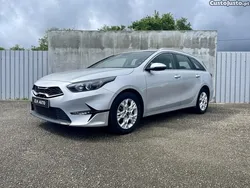 Cinza Usado 2023 Kia Ceed Sportswagon Carrinha | € 18.490