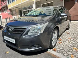 Cinza Usado 2010 Toyota Avensis Carrinha | € 11.650 (Preço justo)