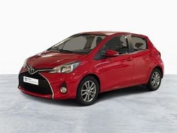 Vermelho (sólida) Usado 2015 Toyota Yaris Comfort | € 11.750 (Preço elevado)