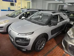 Cinza prata Usado 2016 Citroën C4 Cactus PureTech Citadino | € 9.500 (Bom preço)