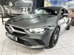 Cinzento Usado 2020 Mercedes CLA180 Shooting Brake Style Carrinha | € 25.800 (Preço justo)