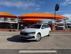Branco Usado 2022 Skoda Scala Ambition Citadino | € 17.950 (Preço elevado)