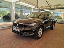 Preto Usado 2021 Volvo XC40 Momentum SUV | € 24.870 (Preço justo)