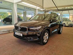 Preto Usado 2021 Volvo XC40 Momentum SUV | € 24.870 (Preço justo)