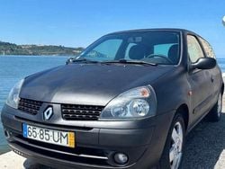 Preto Usado 2003 Renault Clio II Citadino | € 2.600 (Preço justo)