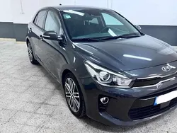 Cinzento Usado 2018 Kia Rio Citadino | € 14.750 (Preço justo)