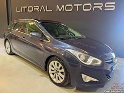 Azul Usado 2015 Hyundai i40 Premium Carrinha | € 12.900