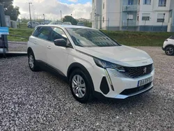 Branco Usado 2023 Peugeot 5008 Active Monovolume | € 26.990 (Preço justo)