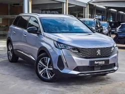Cinza Usado 2024 Peugeot 5008 Allure Monovolume | € 35.900 (Preço justo)