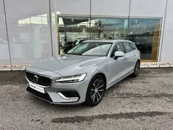 Cinzento Usado 2024 Volvo V60 Core Carrinha | € 51.500 (Caro)
