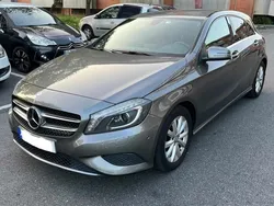 Cinzento Usado 2015 Mercedes A180 Citadino | € 14.000 (Bom preço)
