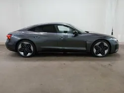 Cinzento Usado 2022 Audi e-tron GT quattro Sedan | € 64.500