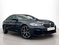 Cinzento Usado 2022 BMW 545e Comfort Edition Sedan | € 55.900