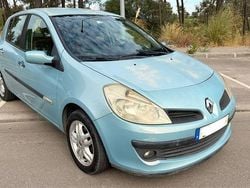 Usado 2007 Renault Clio II Sedan | € 2.450 (Bom preço)