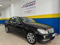 Preto Usado 2011 Mercedes C180 Elegance Sedan | € 11.990 (Preço justo)