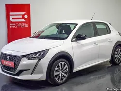 Branco Usado 2023 Peugeot e-208 Active Citadino | € 20.500 (Bom preço)