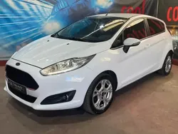 Branco Usado 2016 Ford Fiesta Titanium Citadino | € 9.250 (Bom preço)
