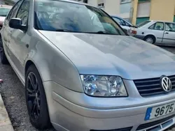 Usado 2002 VW Bora Sedan | € 5.400 (Caro)