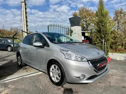 Cinzento Usado 2014 Peugeot 208 Citadino | € 13.750