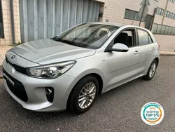 Cinzento Usado 2017 Kia Rio EX | € 12.750 (Preço justo)