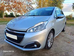 Cinza Usado 2018 Peugeot 208 Style Citadino | € 12.250 (Preço elevado)