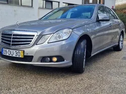 Cinzento Usado 2010 Mercedes E200 Sedan | € 10.900