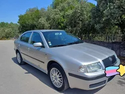 Cinzento Usado 2003 Skoda Octavia | € 3.450