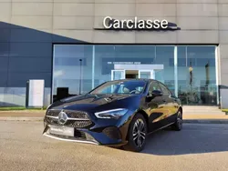 Preto cosmos Usado 2023 Mercedes CLA180 Sedan | € 39.900 (Preço justo)