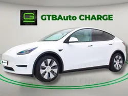 Branco Usado 2022 Tesla Model Y Standard Range SUV | € 34.499