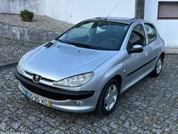 Cinza Usado 2004 Peugeot 206 | € 2.390 (Preço justo)