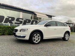 Branco Usado 2018 Volvo V60 CC Carrinha | € 19.900