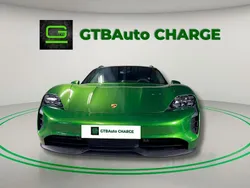 Verde Usado 2022 Porsche Taycan Sedan | € 82.900