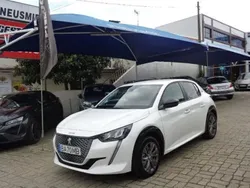 Branco Usado 2023 Peugeot e-208 Active Citadino | € 31.650