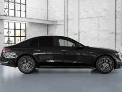 Preto Novo 2025 Mercedes E300 Sedan | € 85.202