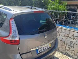 Usado 2013 Renault Scénic III Bose Edition Monovolume | € 9.000 (Bom preço)