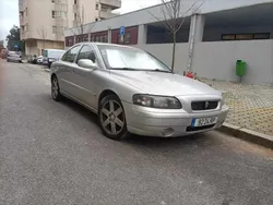 Cinzento Usado 2000 Volvo S60 Sedan | € 2.000 (Preço justo)