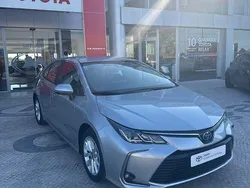 Cinza Usado 2022 Toyota Corolla Comfort Sedan | € 23.500 (Preço justo)