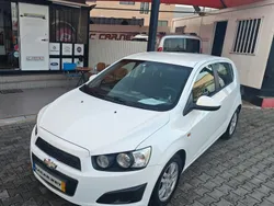 Branco Usado 2011 Chevrolet Aveo LS | € 8.990
