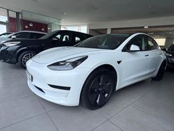 Branco Usado 2021 Tesla Model 3 Standard Range Plus Sedan | € 27.980 (Preço elevado)